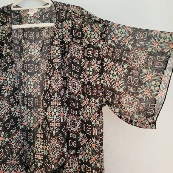 Lularoe monroe fringe kimono - Picture 3 of 3